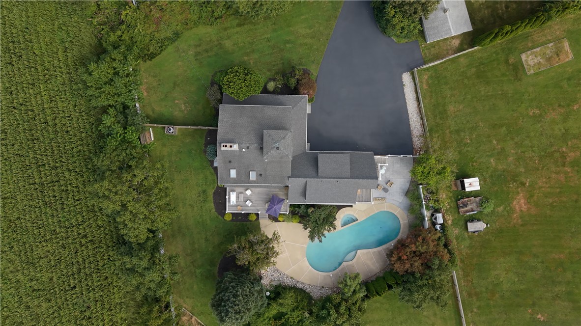 2040 East Main Road