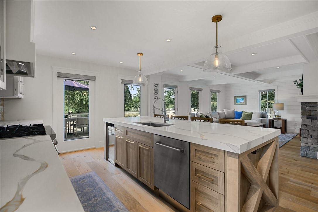 2040 East Main Road