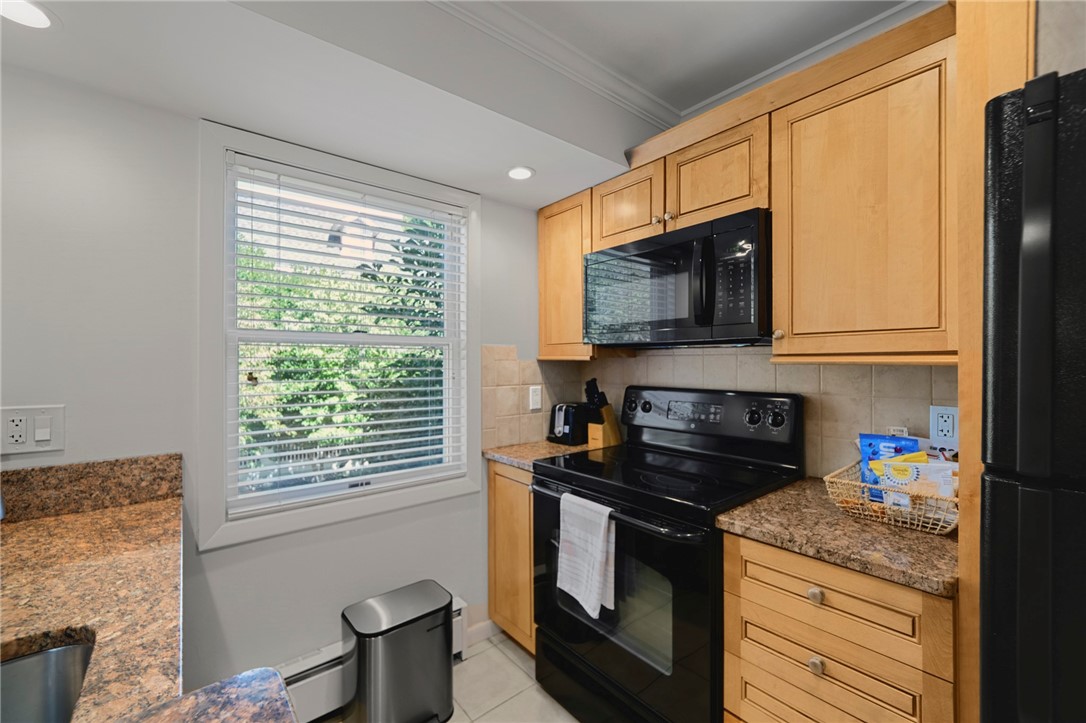 364 Bellevue Avenue D6
