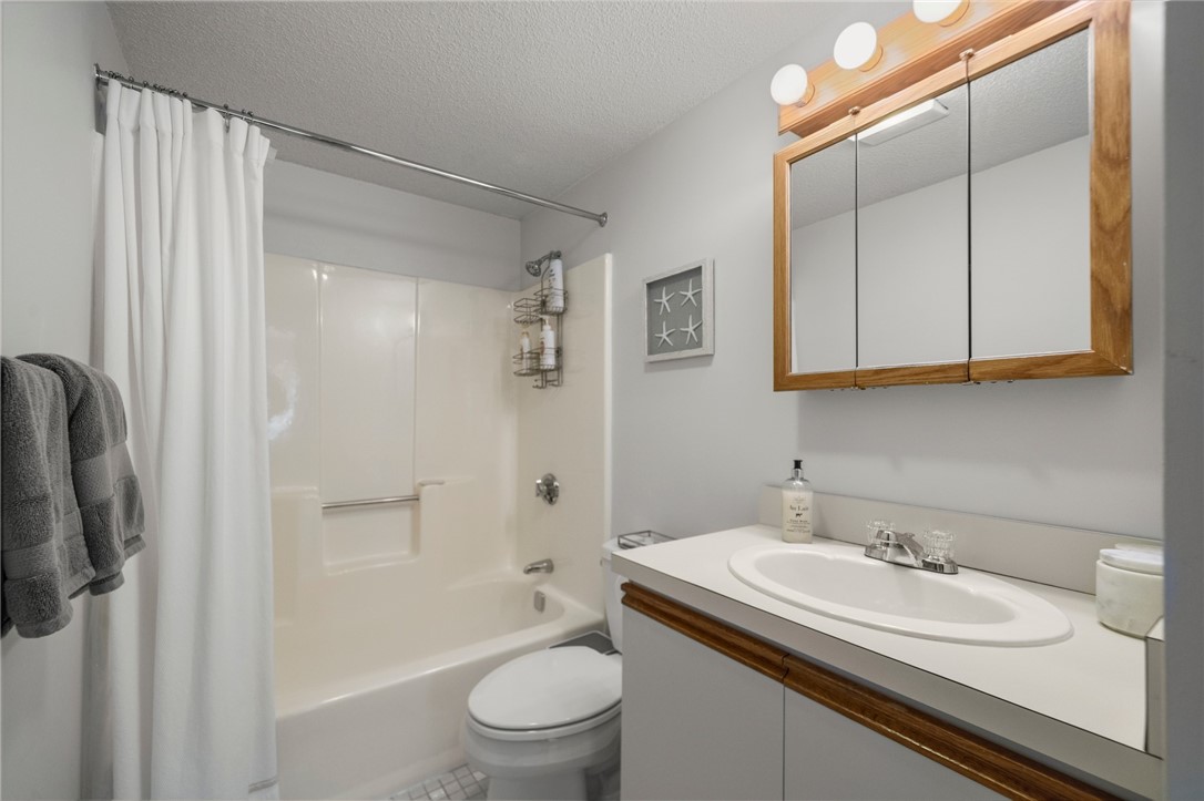 364 Bellevue Avenue D6