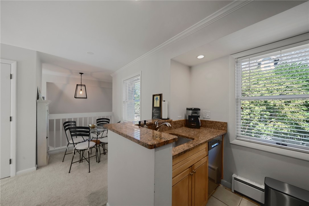 364 Bellevue Avenue D6