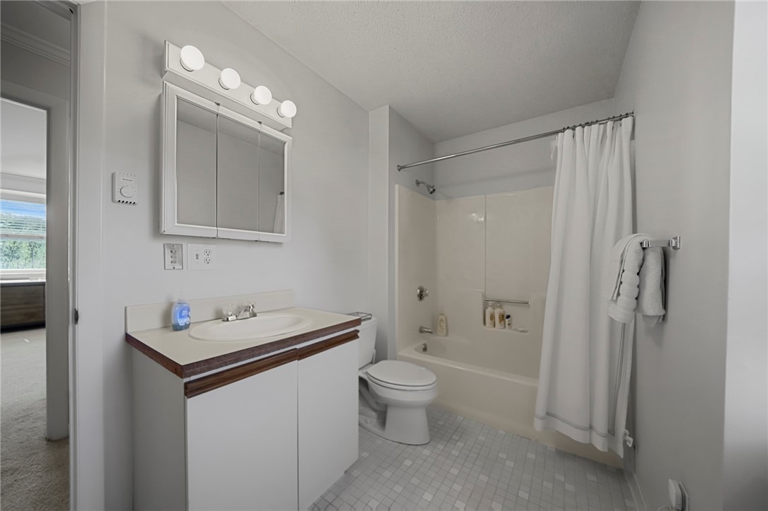 364 Bellevue Avenue D6