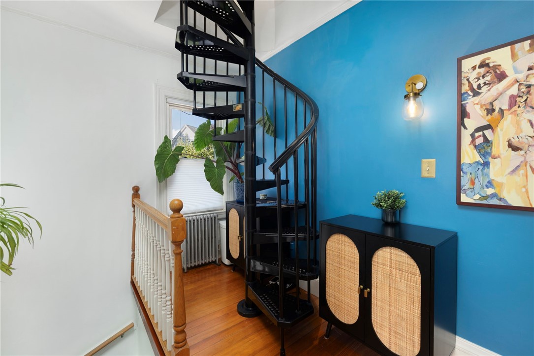 12 Glendale Avenue