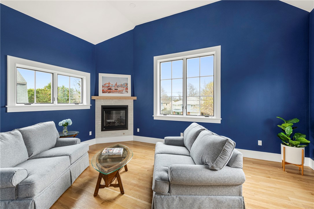 118 Newport Avenue