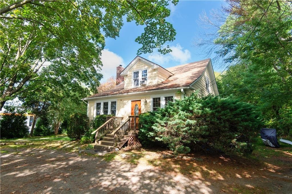 556 East Main Road