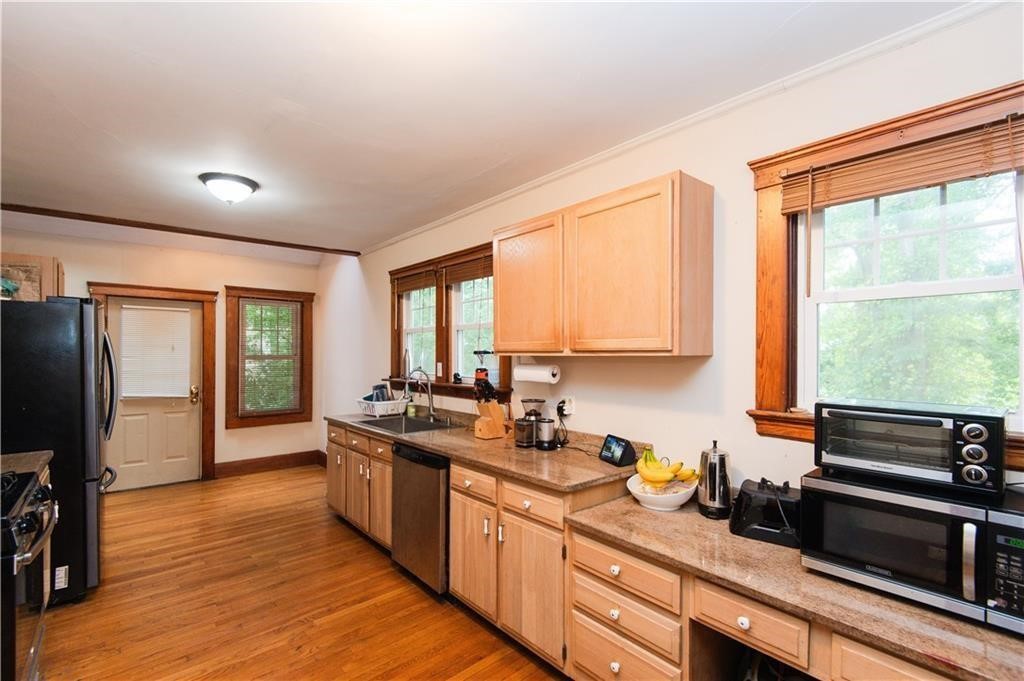 556 East Main Road