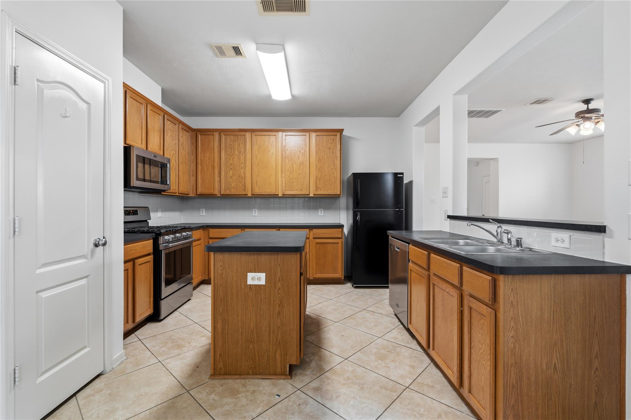 7414 Hollister Spring
