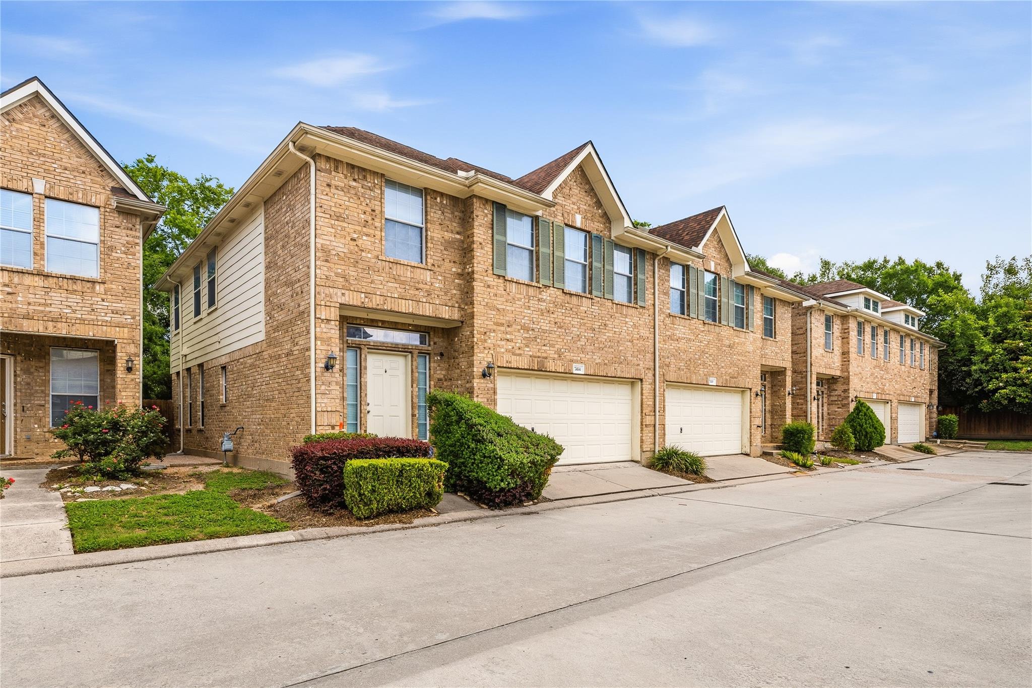 7414 Hollister Spring