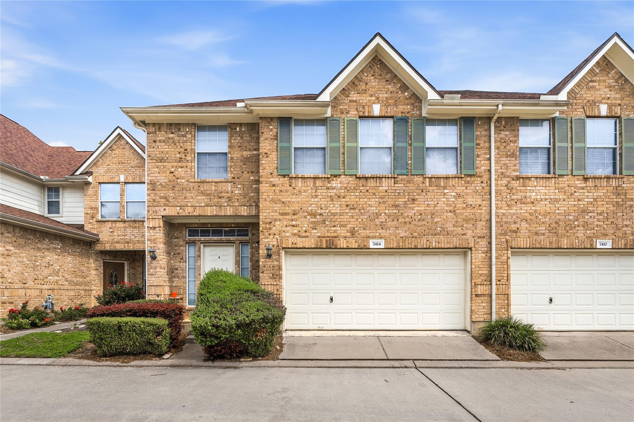 7414 Hollister Spring