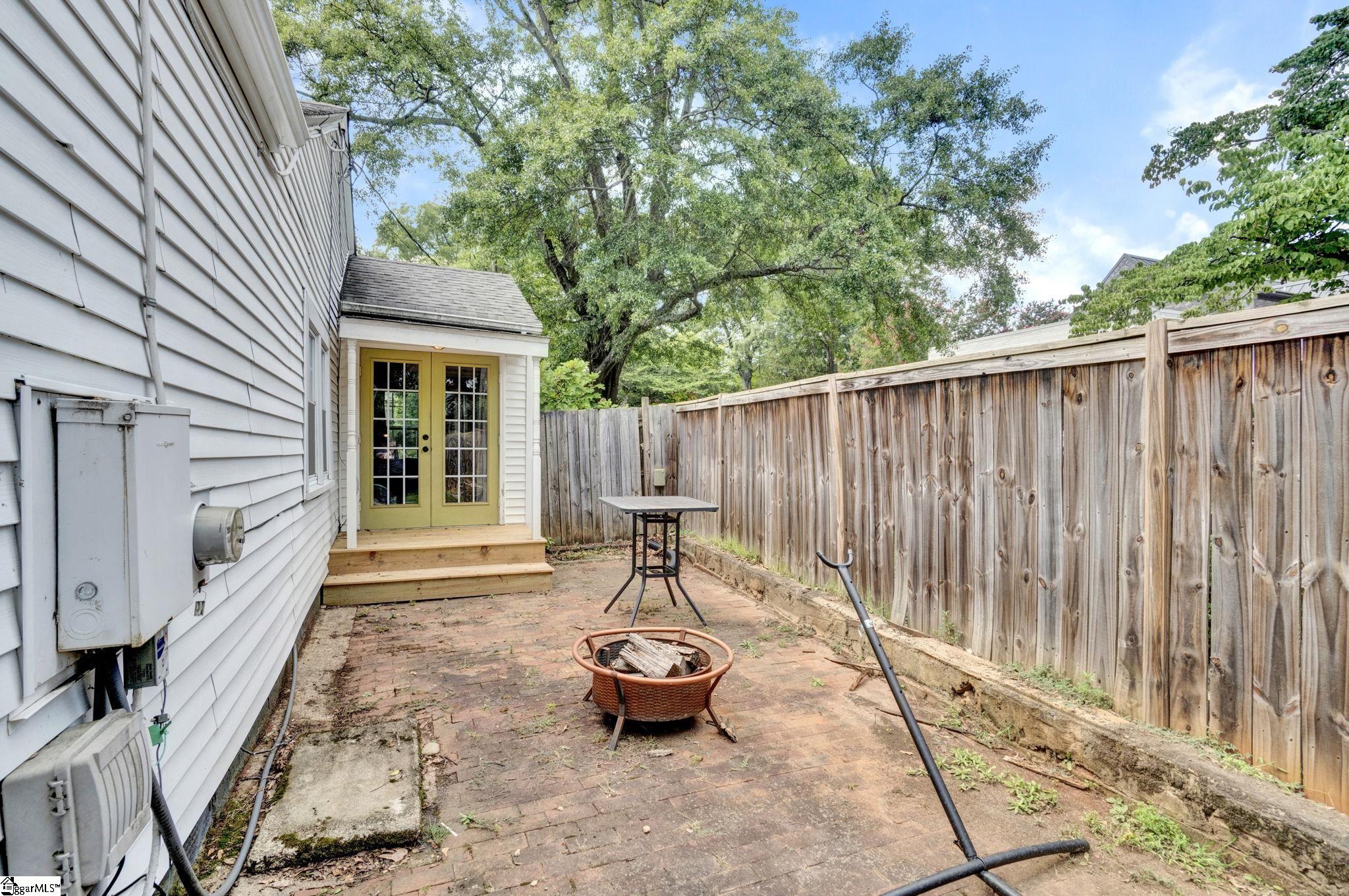 122 Parkwood Drive