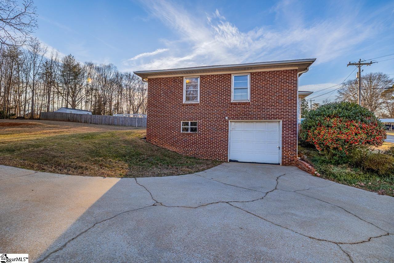 18 Derwood Circle