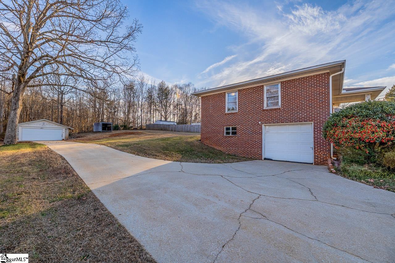 18 Derwood Circle