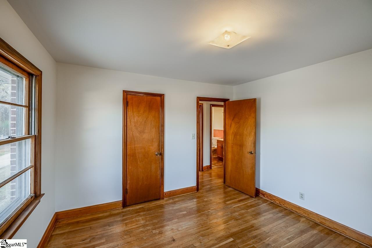 18 Derwood Circle