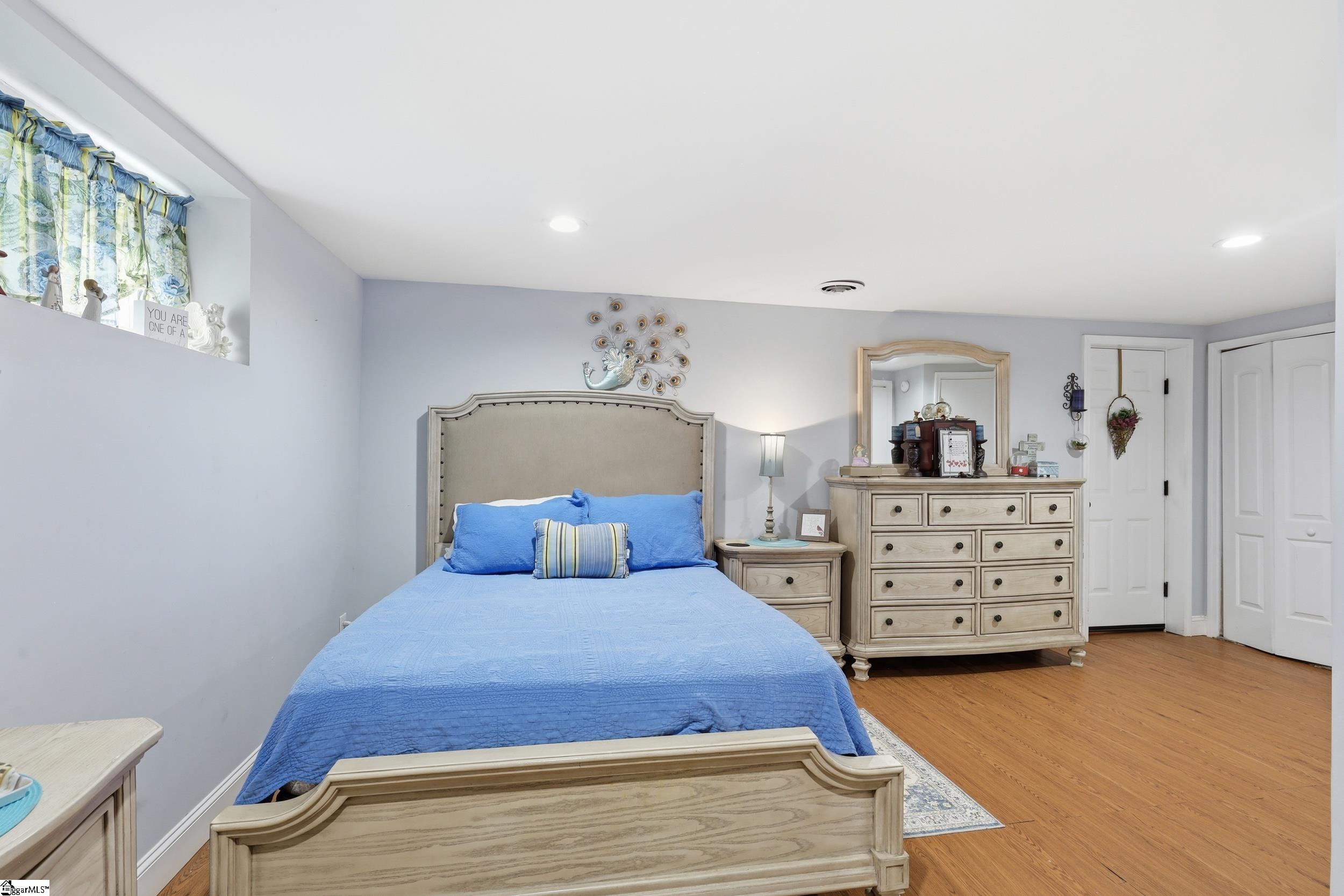 116 Lakeshore Drive