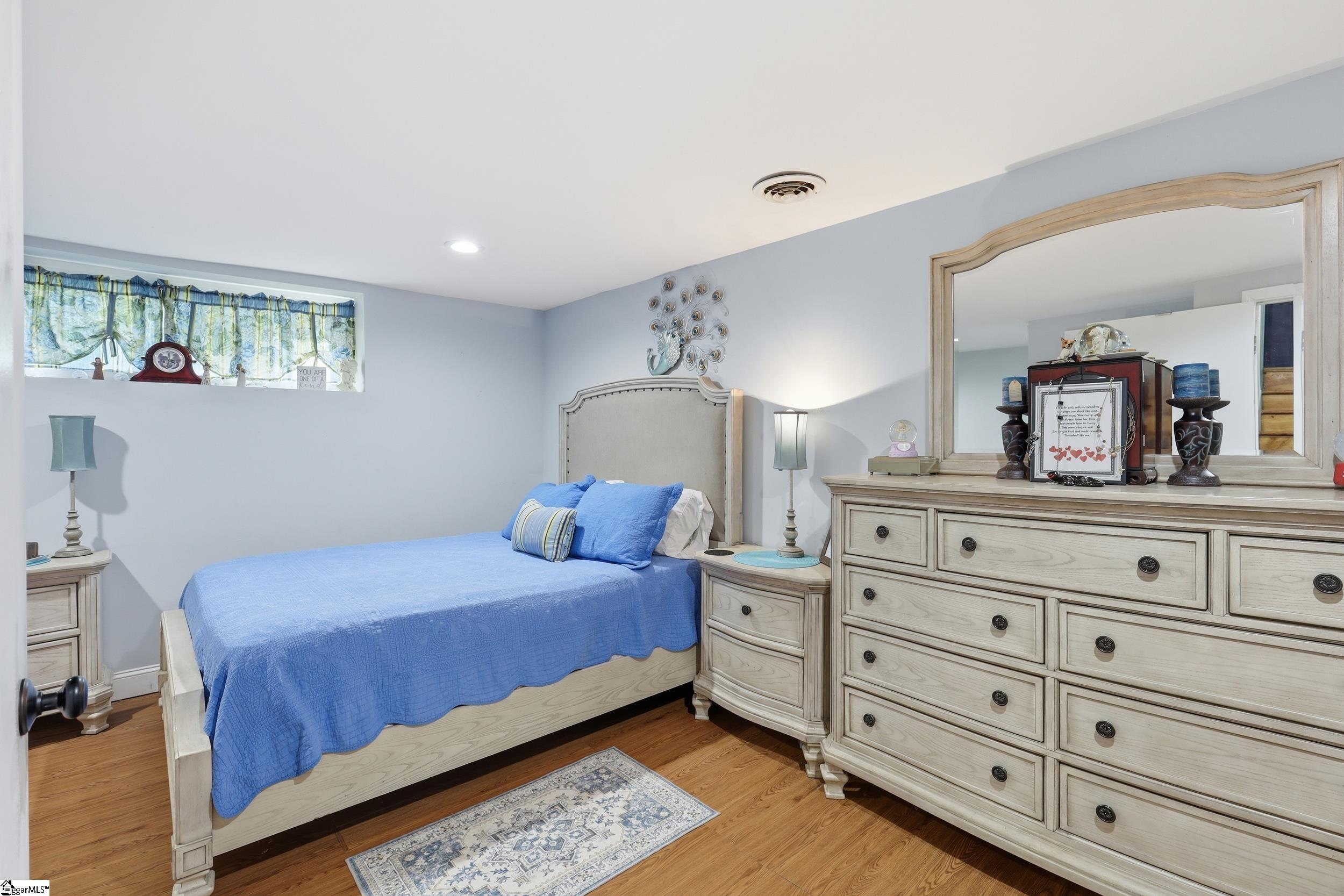 116 Lakeshore Drive
