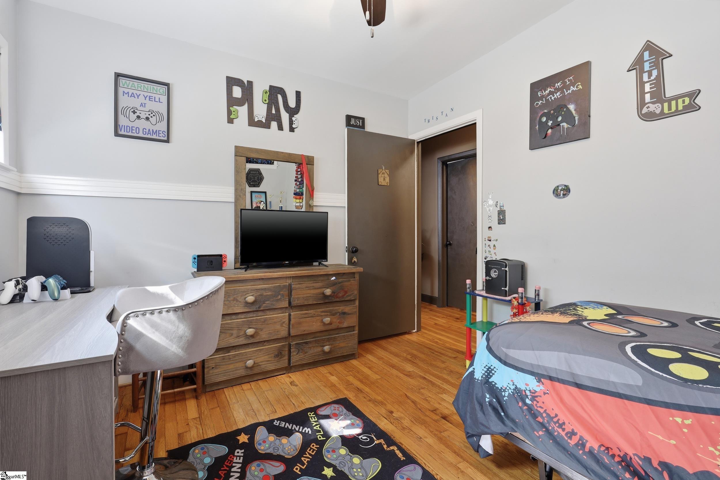 116 Lakeshore Drive