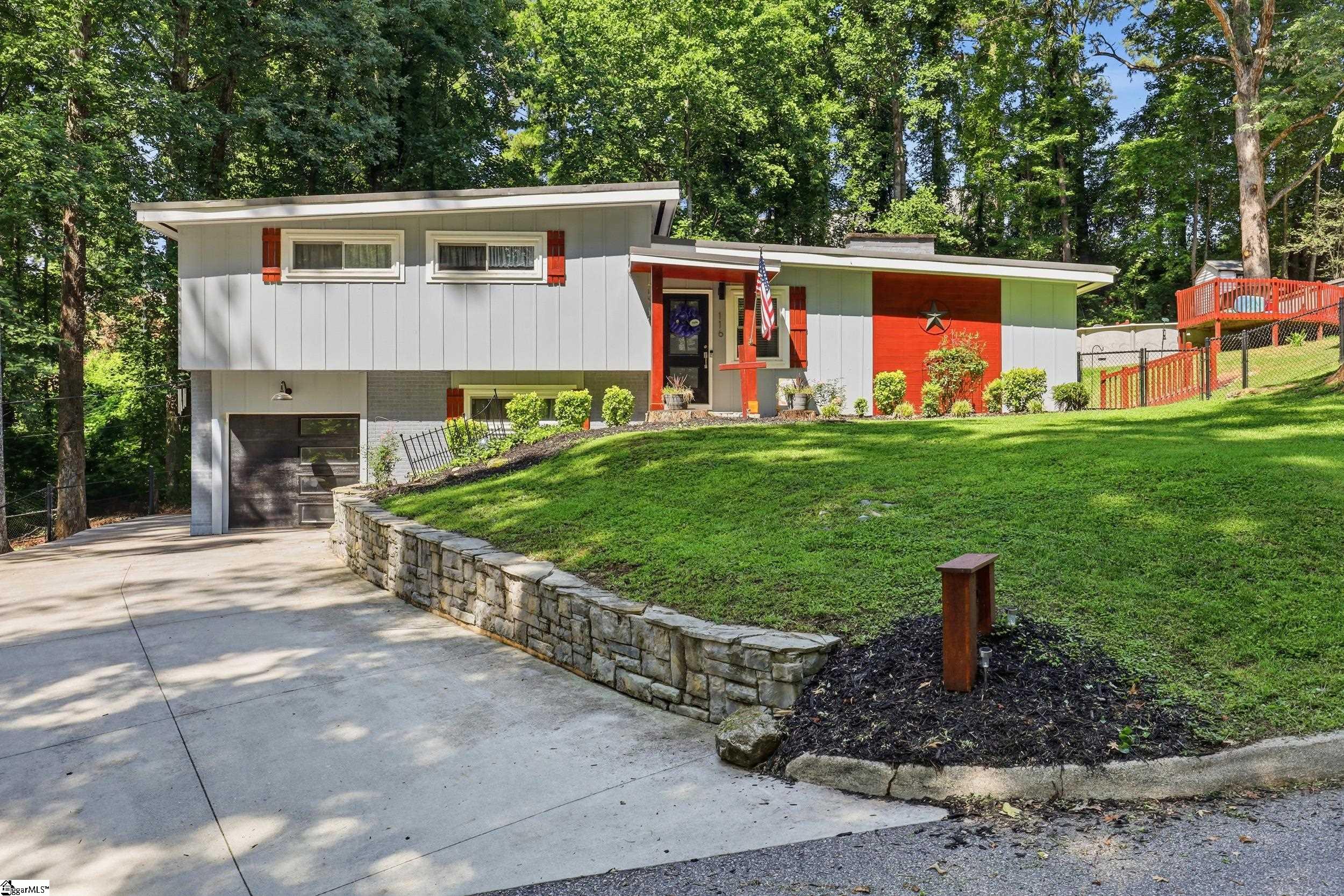 116 Lakeshore Drive