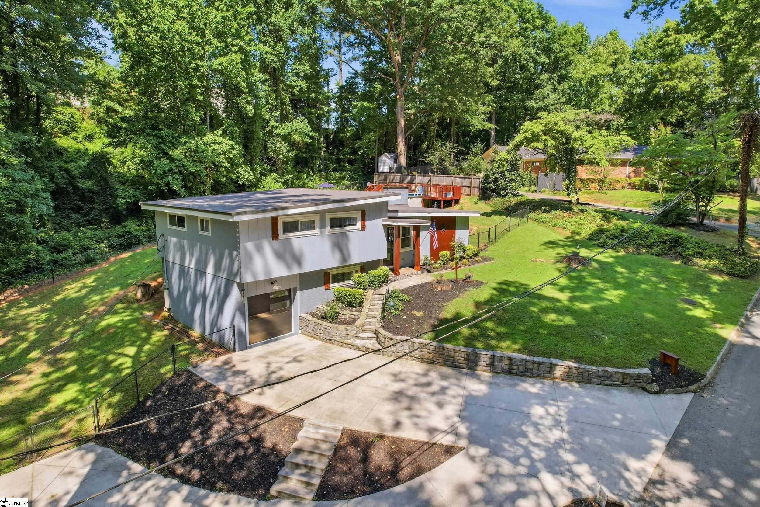 116 Lakeshore Drive