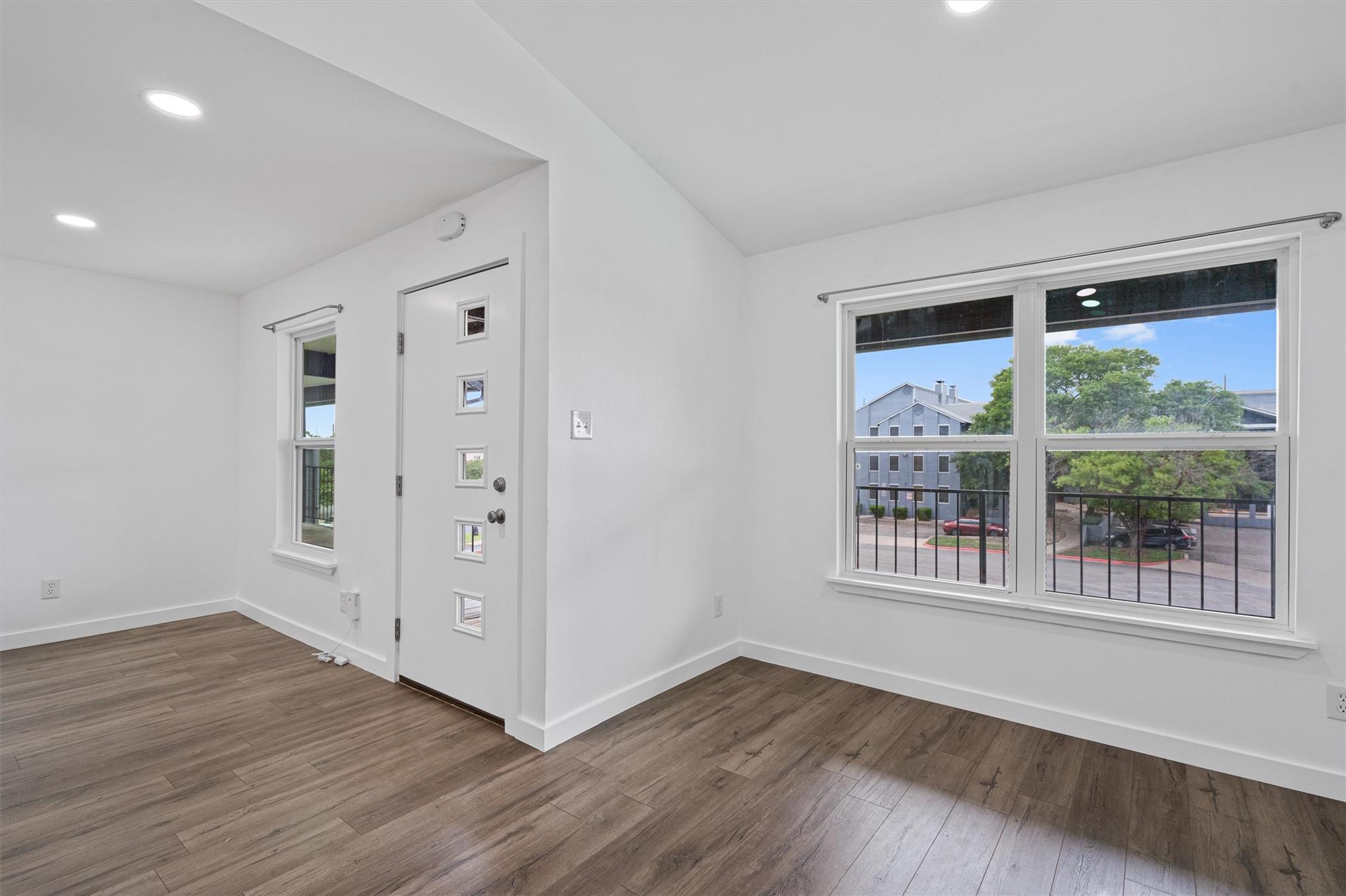 6409 Burns ST # 304