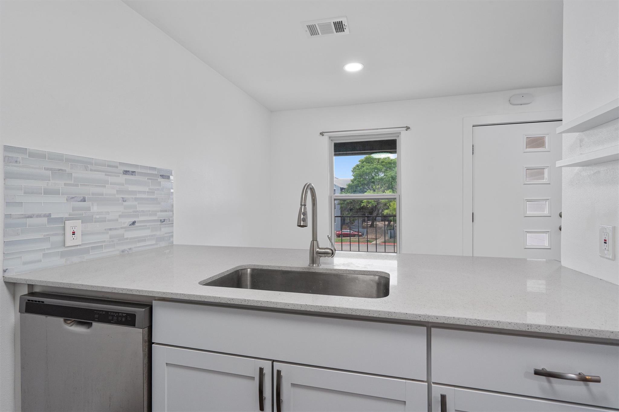 6409 Burns ST # 304