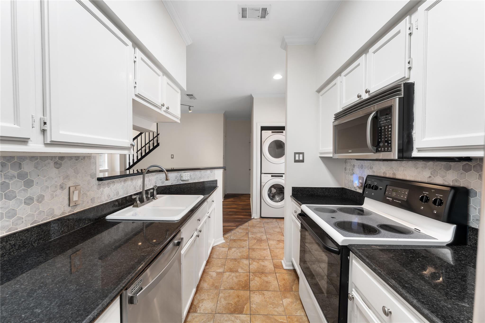 2218 Hopkins Street # 2218