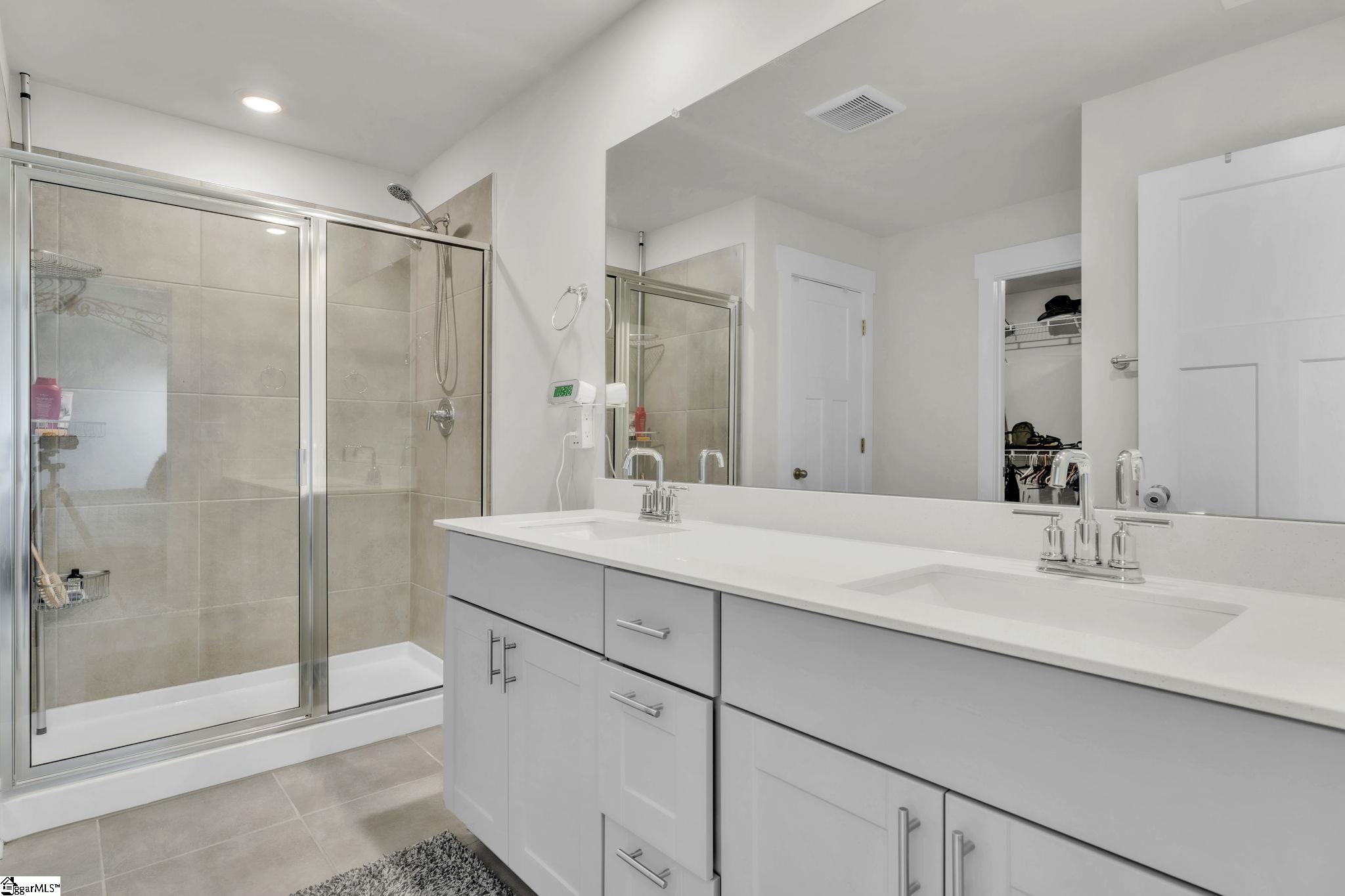 328 Roderick Lane