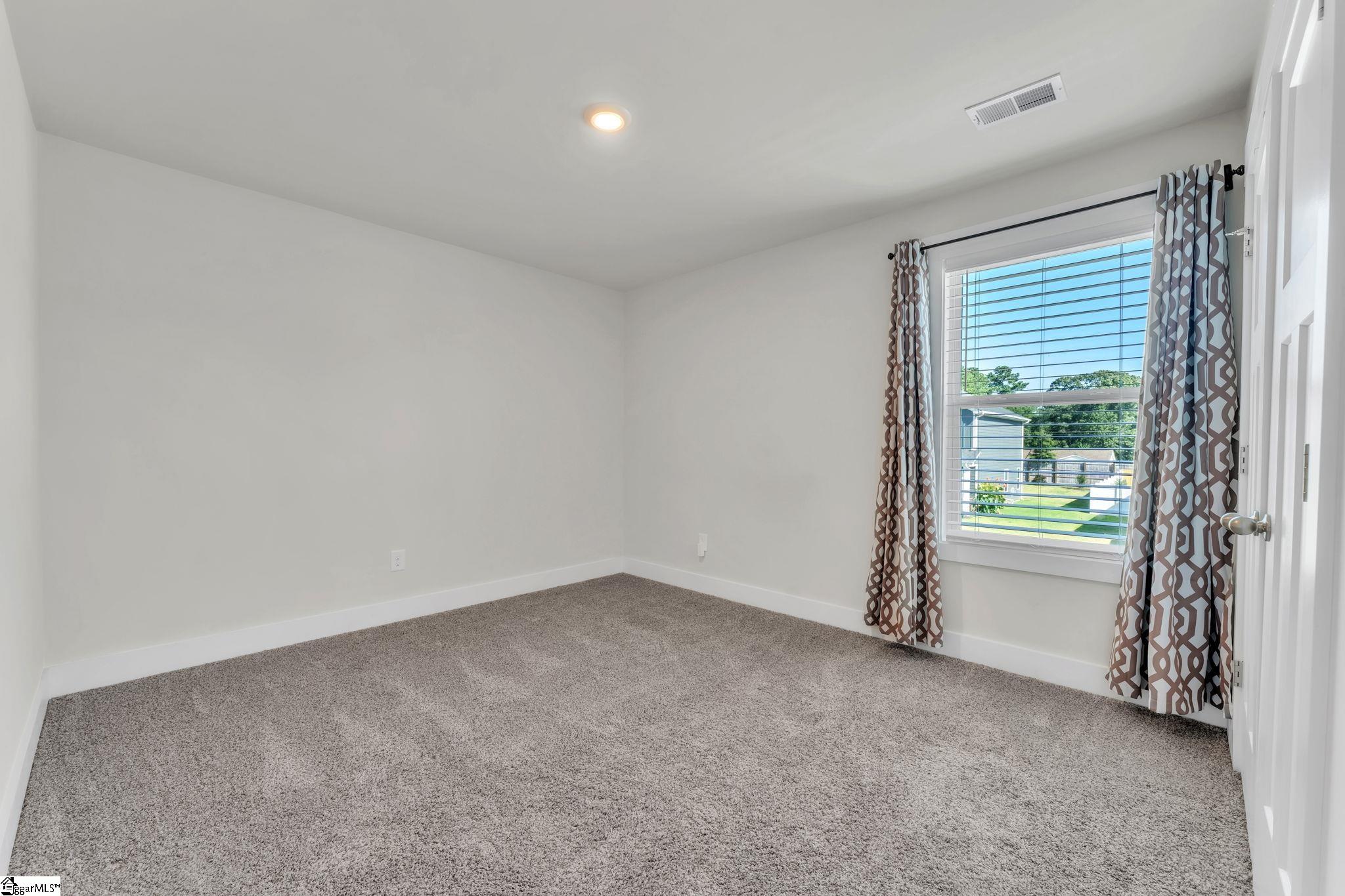 328 Roderick Lane