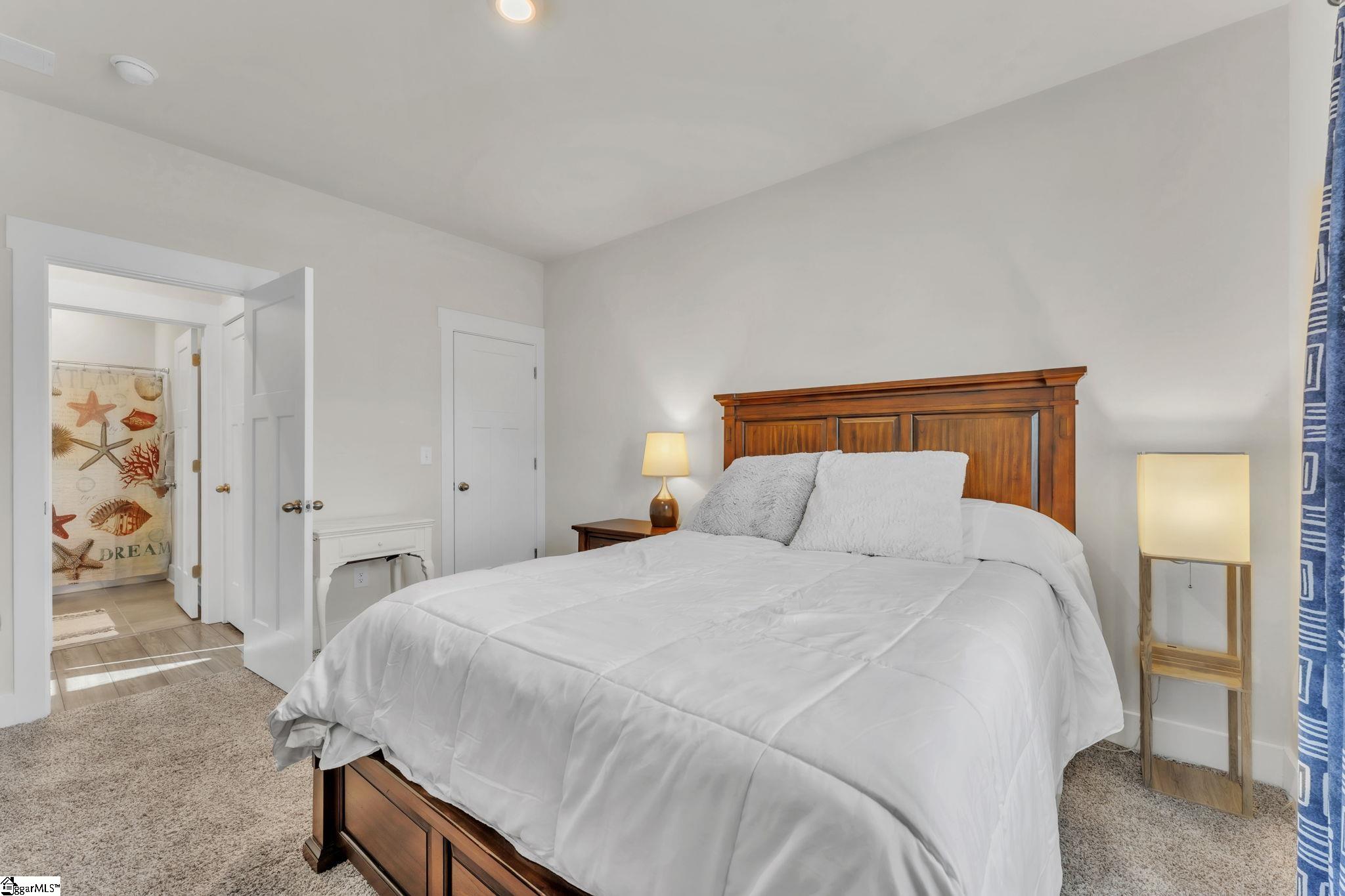 328 Roderick Lane