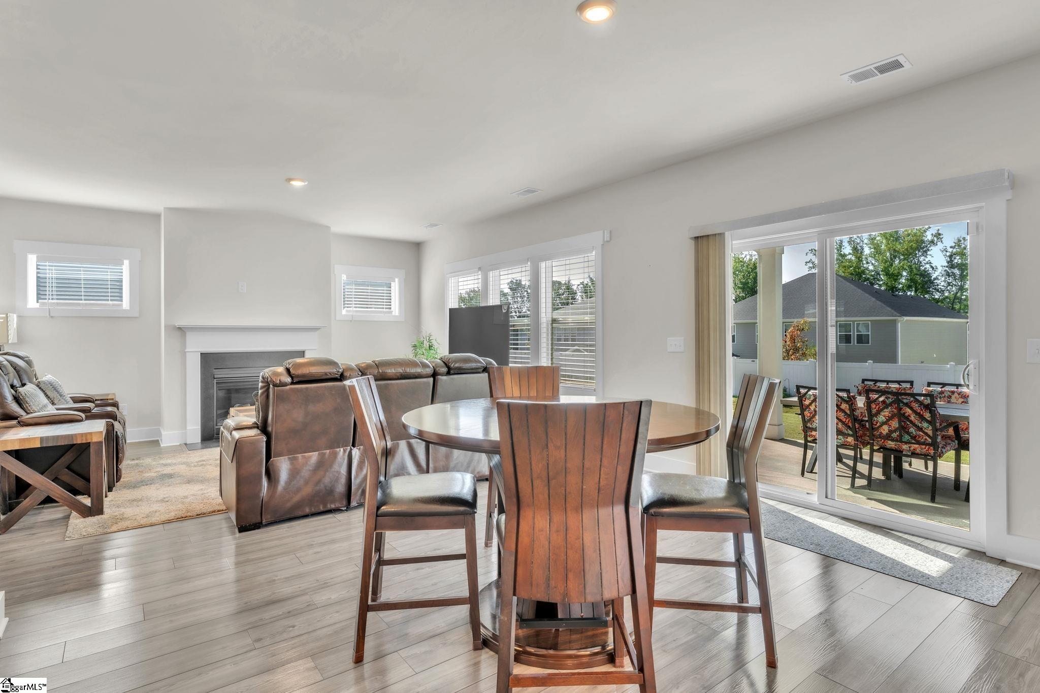 328 Roderick Lane