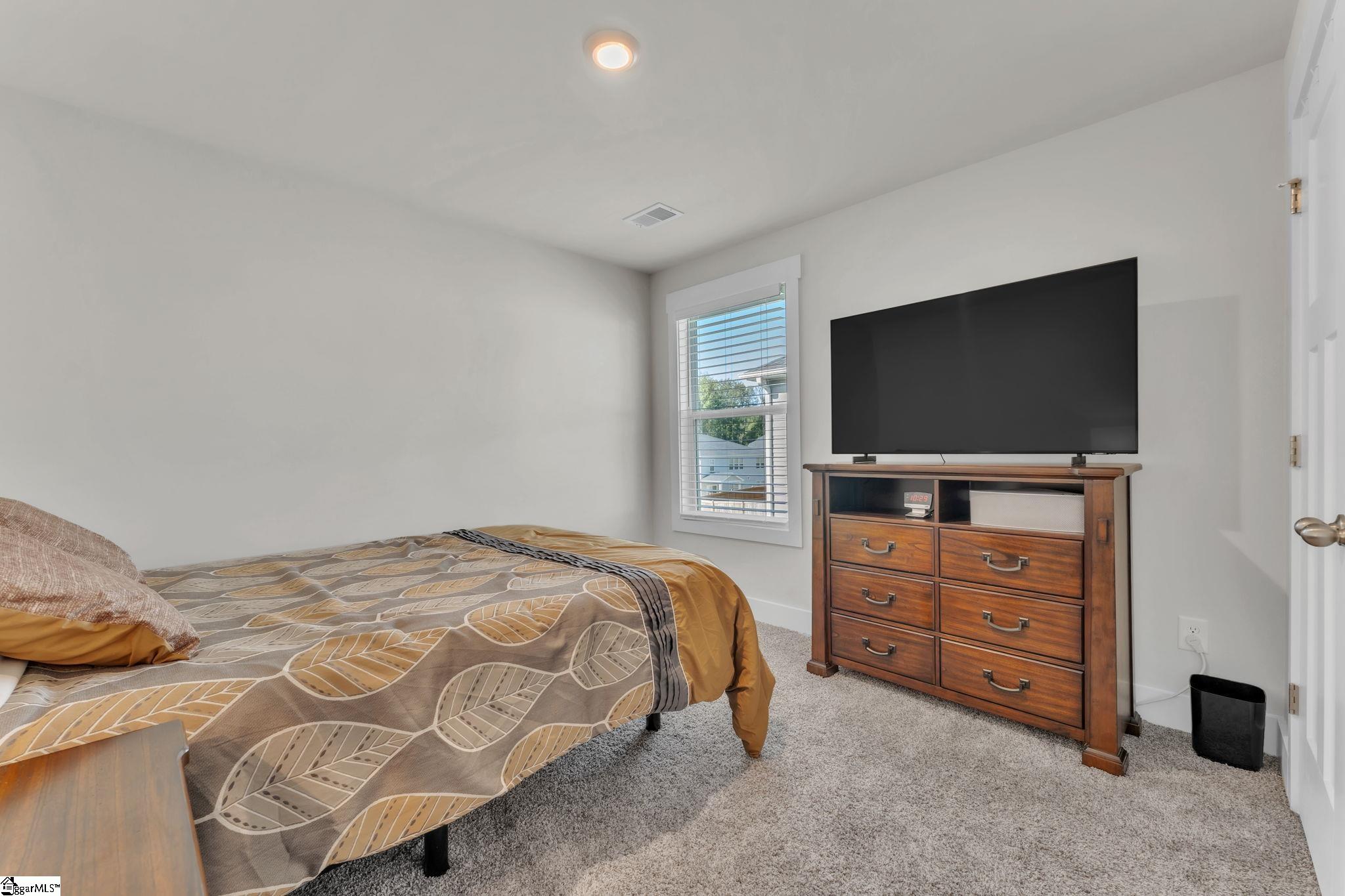 328 Roderick Lane