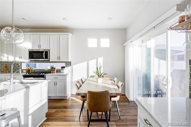 998 Larkspur Drive