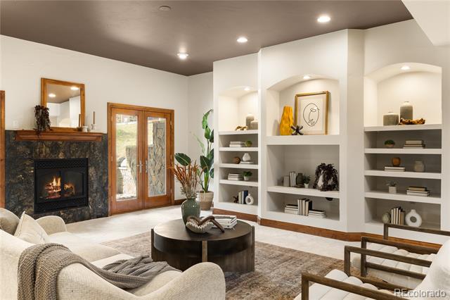 7115 Parkwood Lane