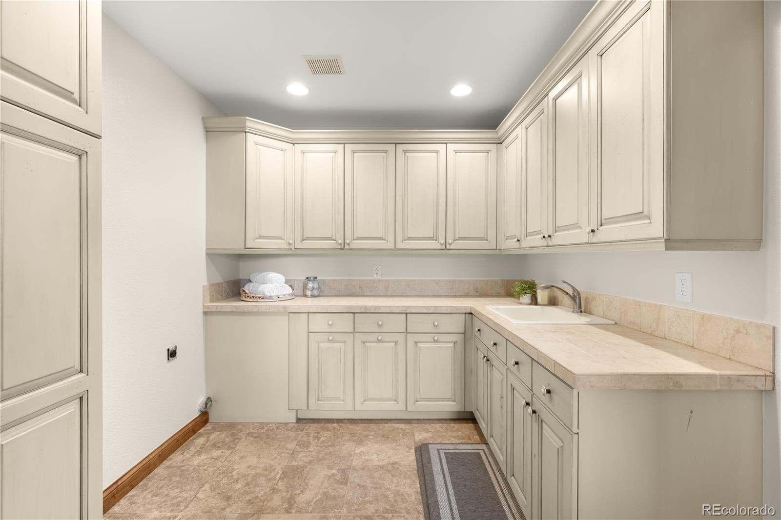 7115 Parkwood Lane