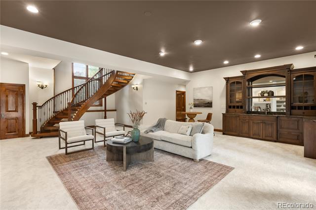 7115 Parkwood Lane