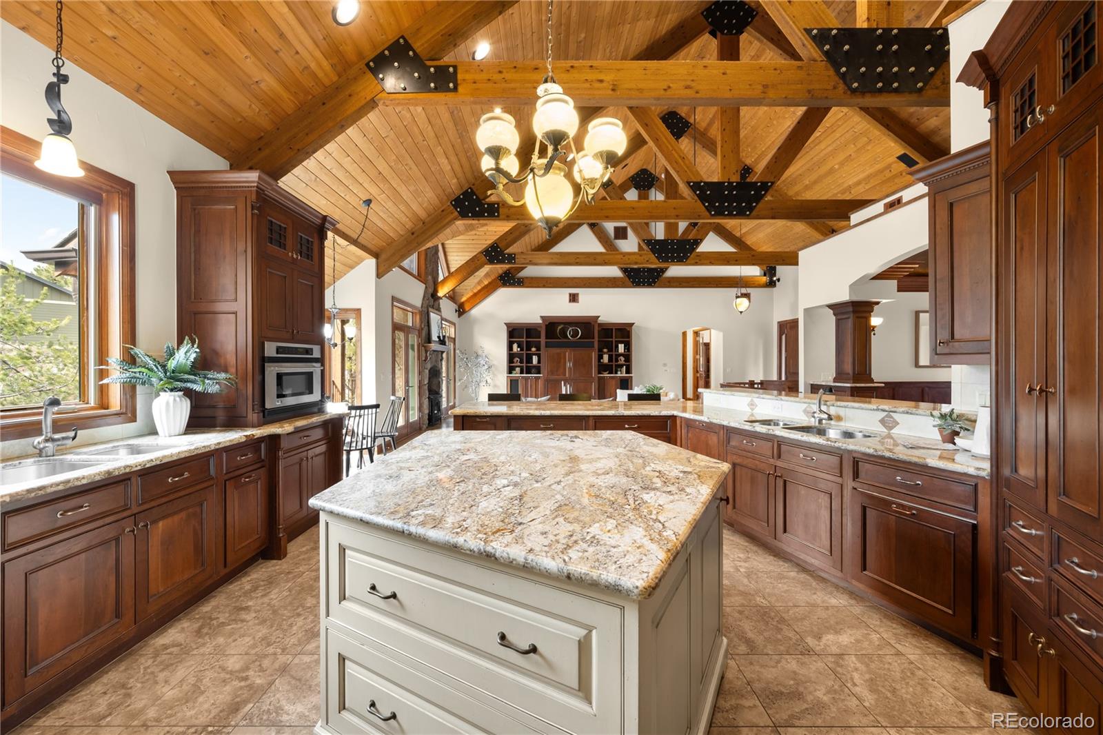 7115 Parkwood Lane