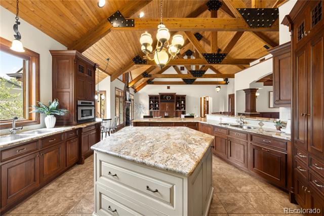 7115 Parkwood Lane