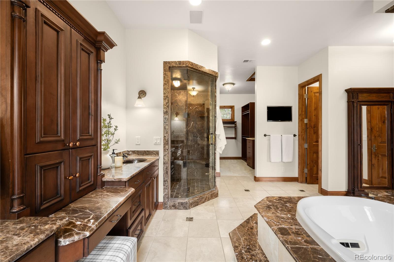 7115 Parkwood Lane