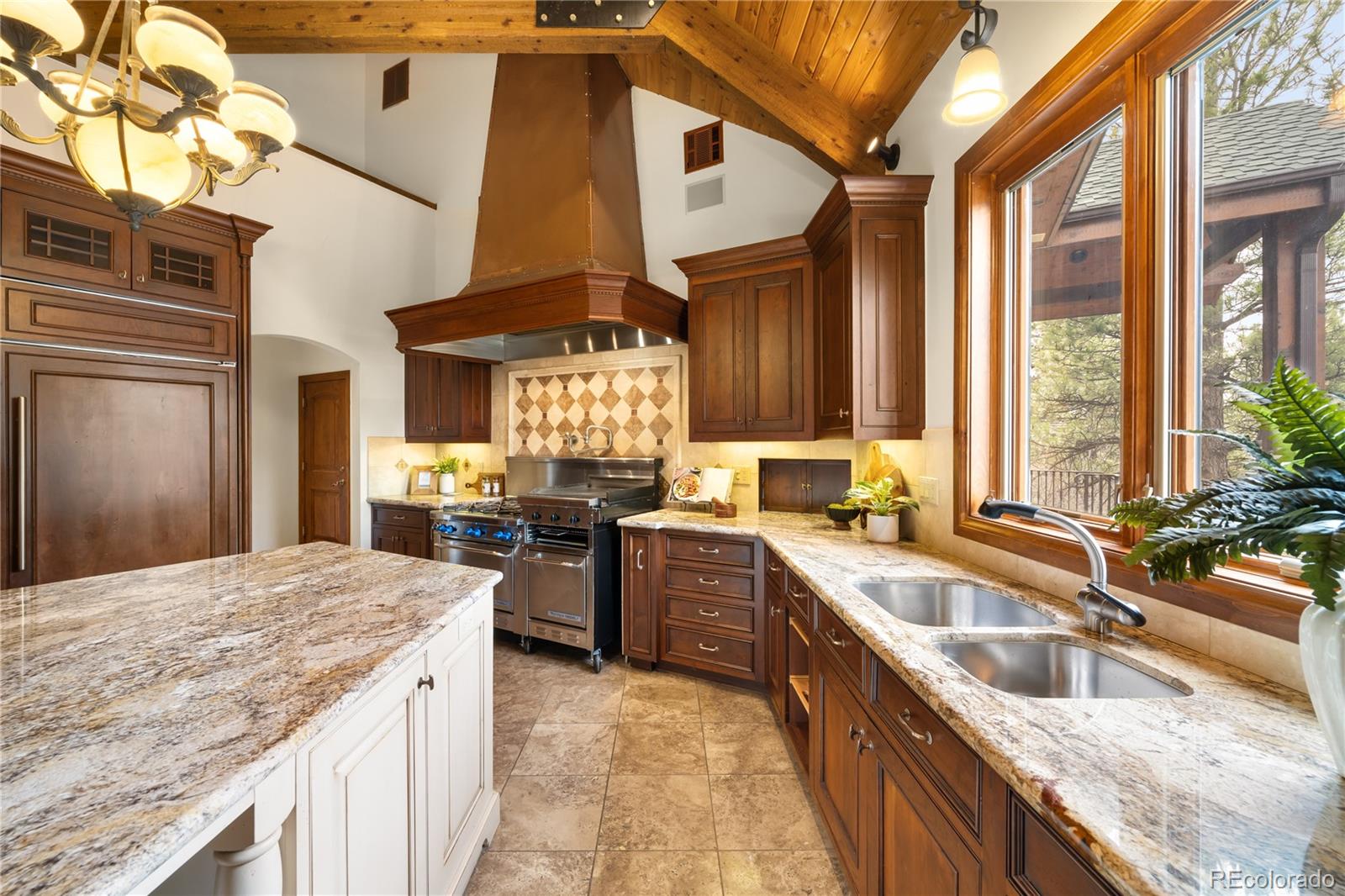 7115 Parkwood Lane