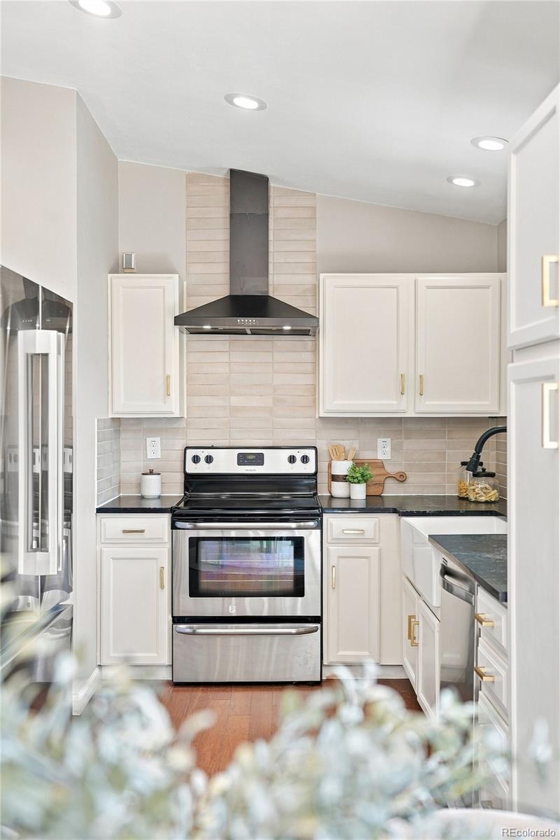 8634 W 79th Place