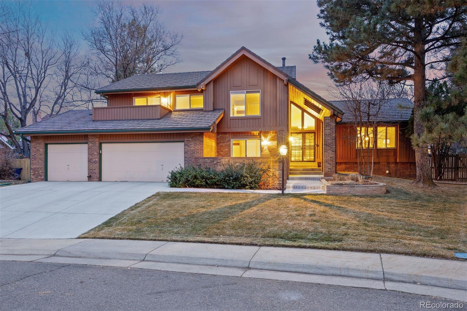 3124 E Hinsdale Place
