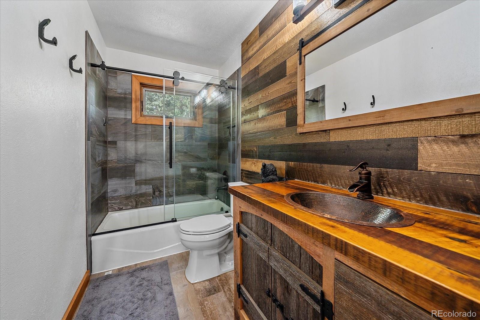 9098 Lariat Lane