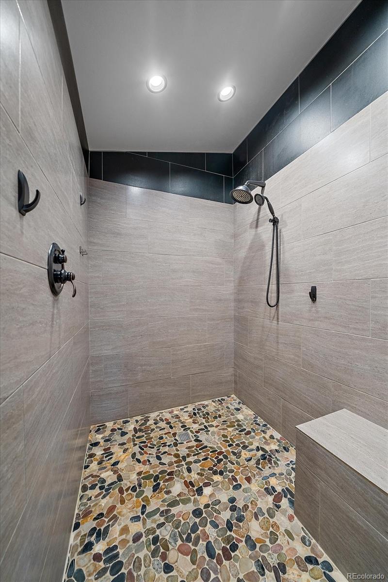 9098 Lariat Lane