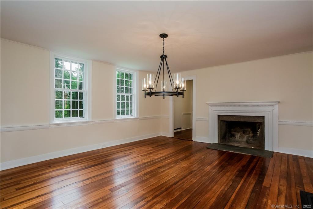 11 West Chestnut Hill Road