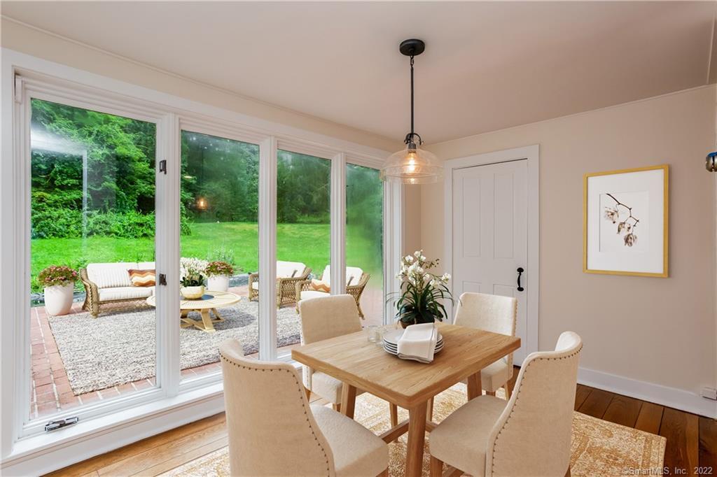 11 West Chestnut Hill Road