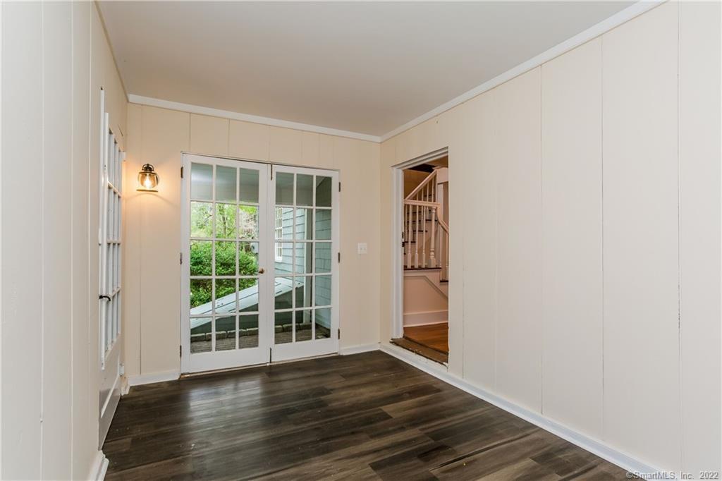 11 West Chestnut Hill Road