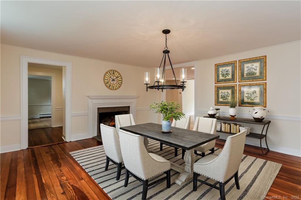 11 West Chestnut Hill Road