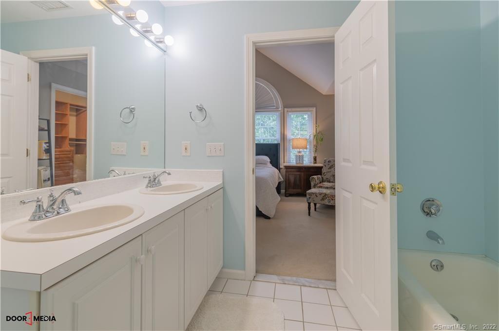 8 Saint Andrews Circle 8-3
