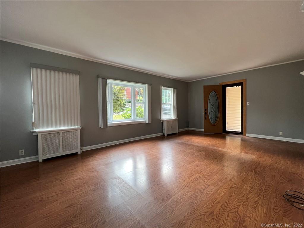 6 Hampton