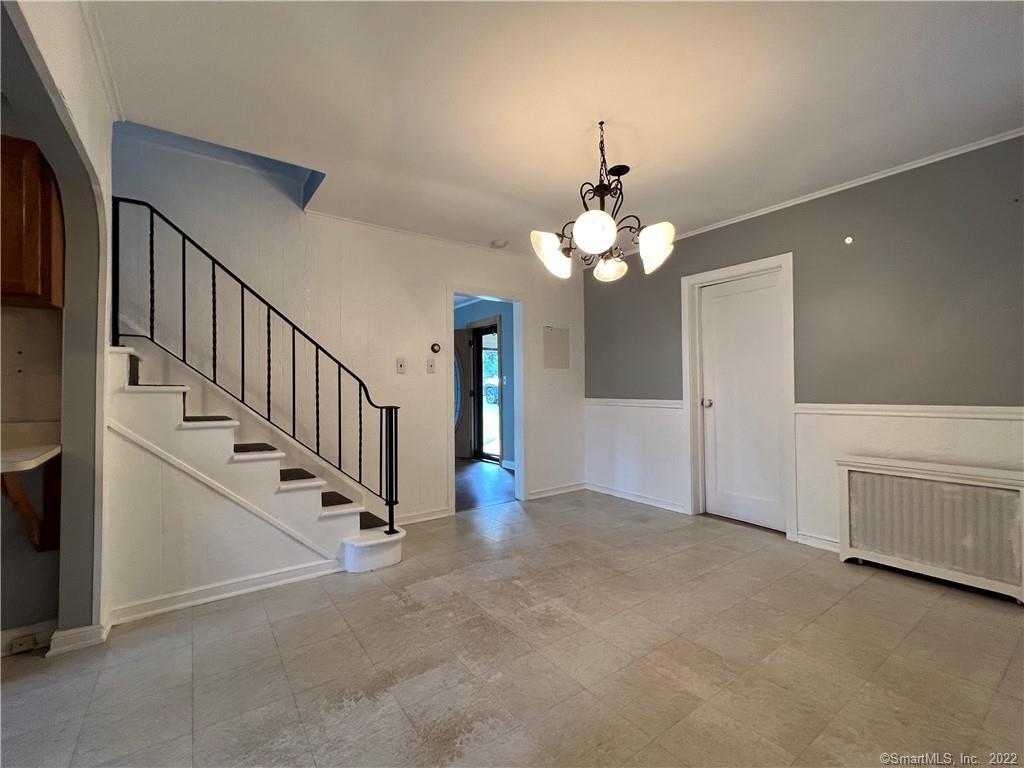 6 Hampton