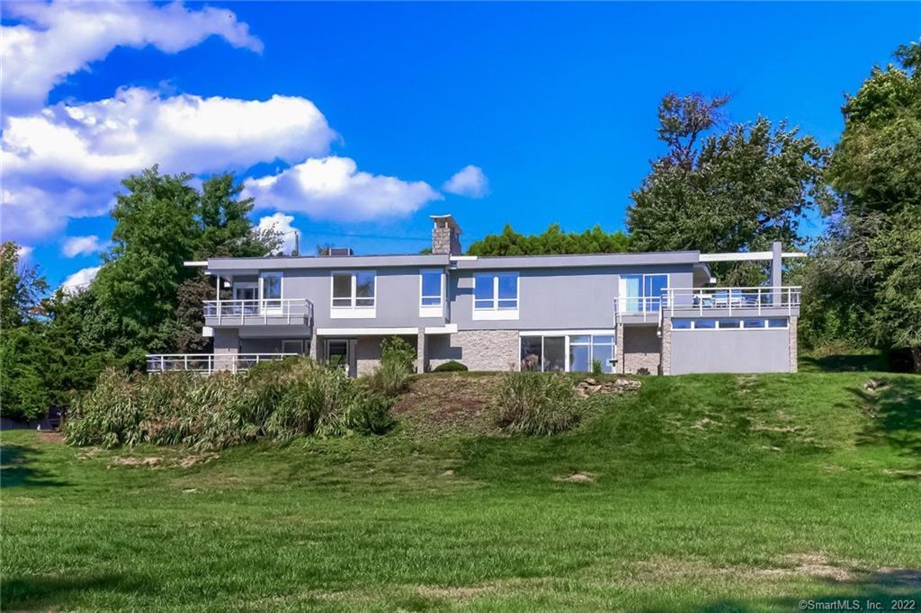 295 Compo Road South